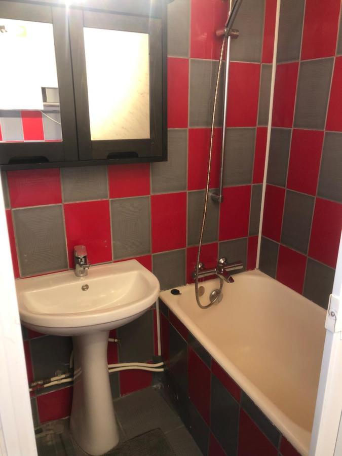 Lovely 1 Bedroom Apartment Close To Old Town Бухарест Экстерьер фото