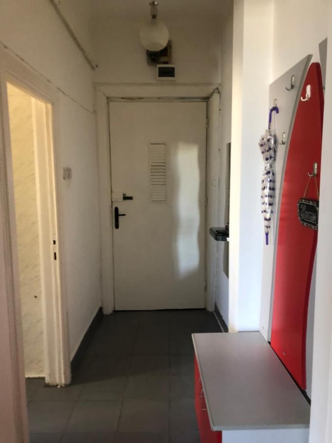 Lovely 1 Bedroom Apartment Close To Old Town Бухарест Экстерьер фото