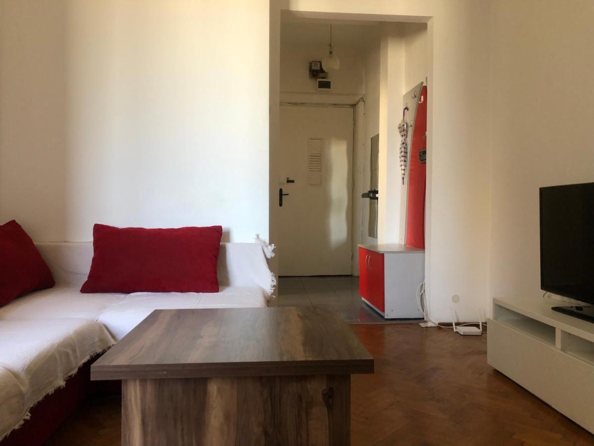 Lovely 1 Bedroom Apartment Close To Old Town Бухарест Экстерьер фото