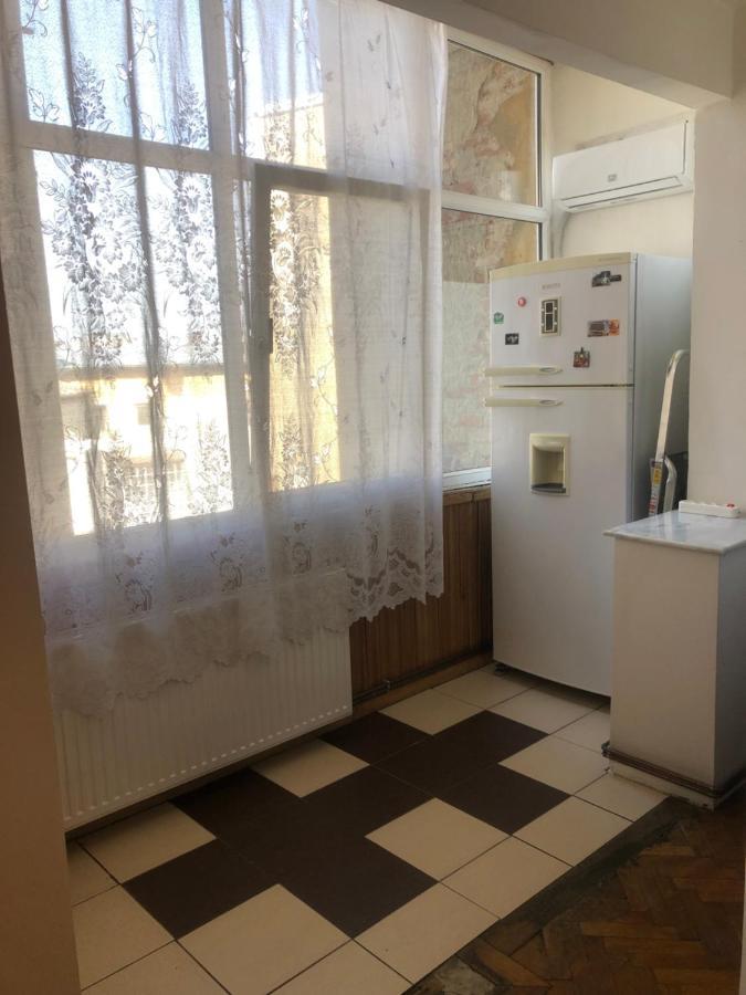 Lovely 1 Bedroom Apartment Close To Old Town Бухарест Экстерьер фото