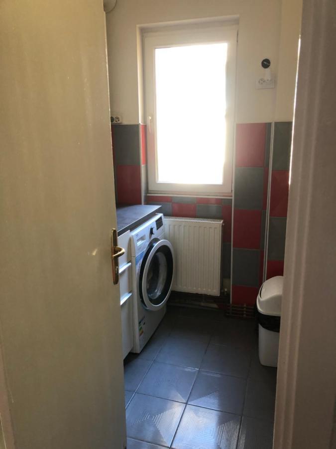Lovely 1 Bedroom Apartment Close To Old Town Бухарест Экстерьер фото